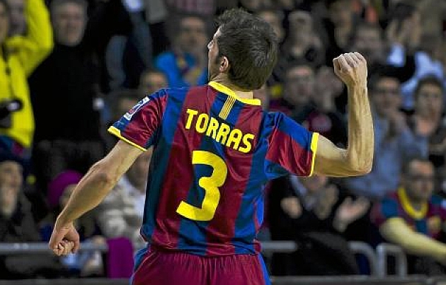 Un gol de Torras da la primera
victoria al Barcelona