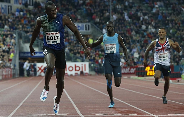 Bolt se lame las heridas con una victoria en los 200 de Oslo
