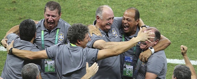 Scolari: Es el momento de que Neymar demuestre lo que hizo en el Santos