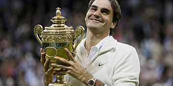 Federer busca seguir la estela de Nadal sobre el verde