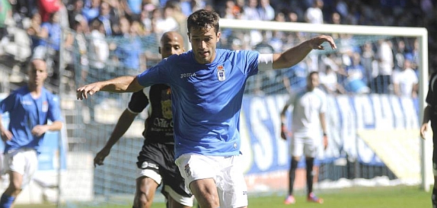 Aitor Sanz, en un partido con el Oviedo / F. FERNNDEZ (MARCA)