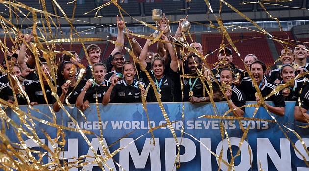 Las selecciones masculina y femenina de Nueva Zelanda celebran su doble ttulo mundial