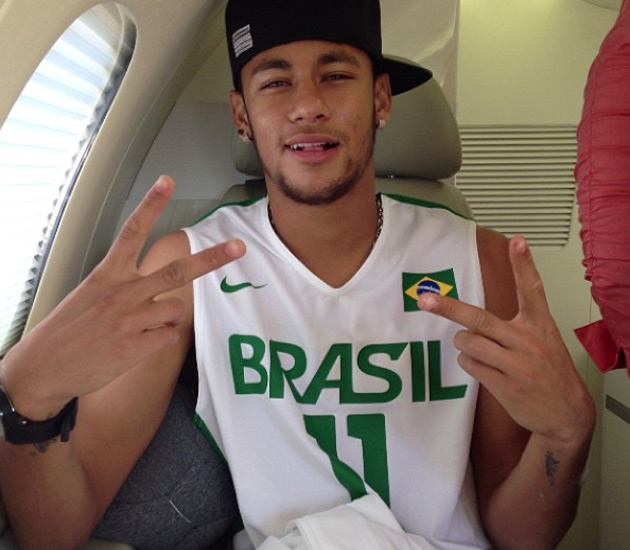 As se le ha quedado la cara a Neymar