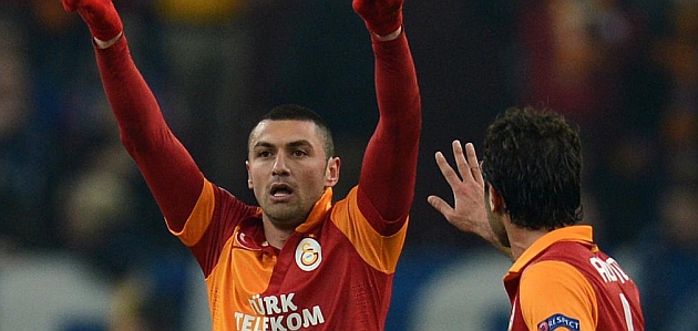 Burak Yilmaz celebra un gol con el Galatasaray / AFP