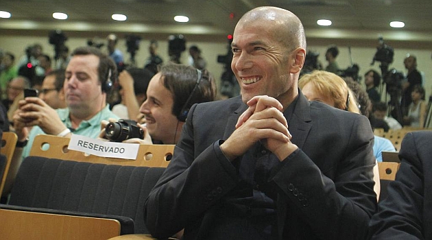 Zidane: Haber sido un buen jugador no te garantiza ser un buen entrenador