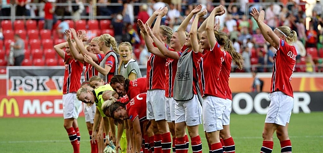 Las jugadoras noruegas celebra su victoria contra Alemania / AFP