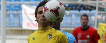 El Lugo refuerza su medular con
el centrocampista Pablo Snchez
