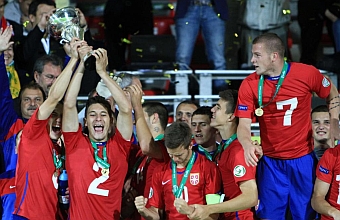 Serbia logra su primer título europeo