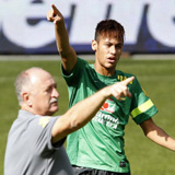 Scolari: Es inaceptable que Neymar tenga anemia