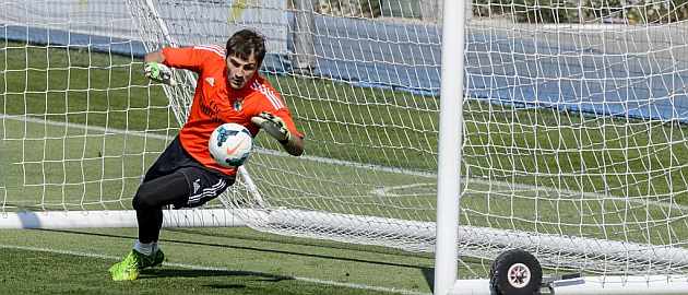 Iker Casillas, durante un entrenamiento del Real Madrid / Diego G. Souto (MARCA)