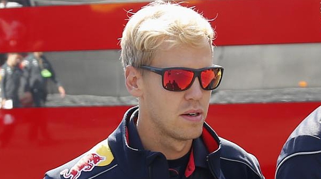 Vettel se presenta en Spa con un look 'a lo Ramos'