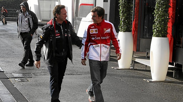 Horner, junto a Alonso antes de los libres del GP de Blgica / FOTO: RV RACINGPRESS