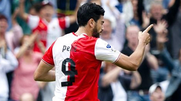 El triplete de Graziano Pelle salva al Feyenoord