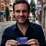 Juan Mata, socio nmero 10.000 del Oviedo