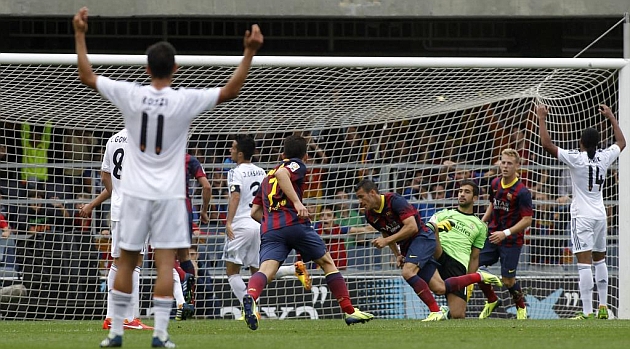 Rozzi y Derik lamentan el primer gol del Barcelona B el domingo / Frances Adelantado (Marca)