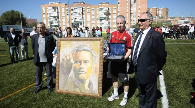 El Canillas homenajea a Mourinho