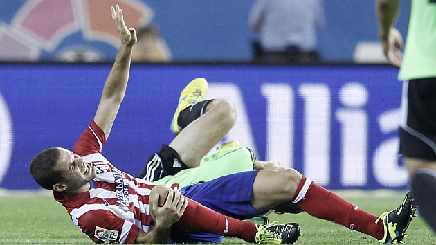 Mario Surez out with knee injury