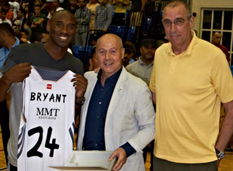 Kobe Bryant ficha por el Madrid mientras asegura que espera empezar el curso con los Lakers