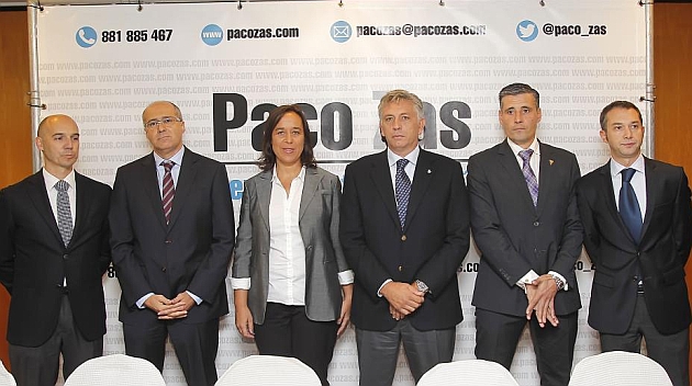 Paco Zas, con los miembros de su candidatura / Amador Lorenzo (Marca)