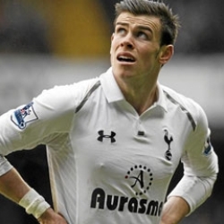 Bale ya sufri de la espalda jugando en el Tottenham