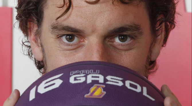 Los Lakers respaldan a Pau Gasol