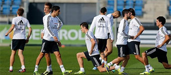 Ramos, Marcelo y Modric, con el grupo