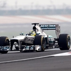 Rosberg: La estrategia de Ferrari es una amenaza y les vigilaremos