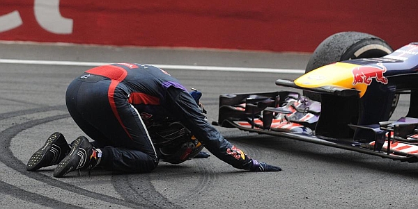 Vettel gana a lo tetracampen