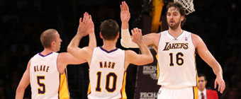 Los Lakers arropan a Pau Gasol en uno de sus peores momentos