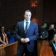 Pistorius acusado por dos cargos ms