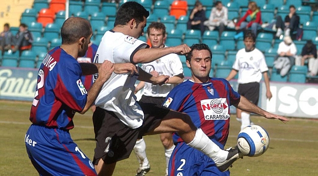 Cifu, en la temporada 2004/05, con el Eibar en el Helmntico / Marca