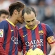 Iniesta y Neymar hacen un rondo con la defensa del Granada