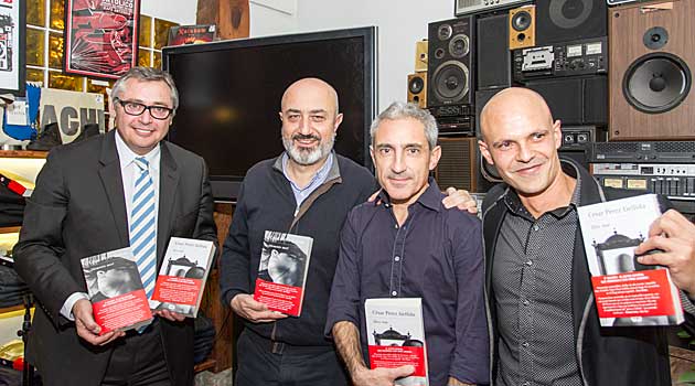 Michael Robinson, Pablo lvarez, Jon Sistiaga y Csar Prez durante la presentacin de 'Dies Irae' en Cuervo Store / Foto Manu Rivera