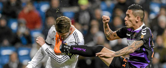 Ramos regal a Florentino su camiseta con dedicatoria