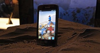 Decathlon lanza el smartphone Quechua, de 5” y resistente al agua