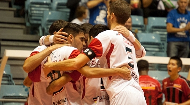 El Santiago Futsal cede un empate en el derbi gallego