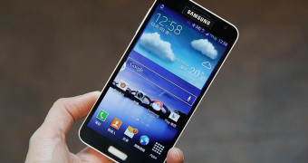 Samsung Galaxy J, un “Note 3” comprimido en 5 pulgadas