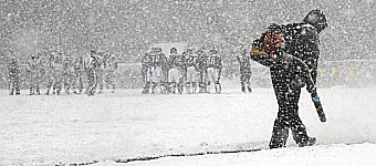 Ni la nieve puede con el espectculo de la NFL