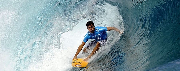 Aritz Aranburu hace historia en el surf