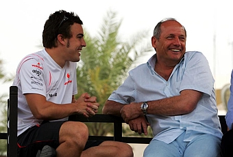 Hasta Dennis le abre las puertas de McLaren