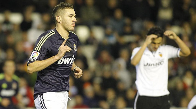 Benzema sets the Mestalla on fire