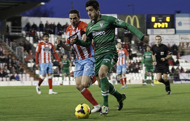 Pablo lvarez en un partido contra el Eibar. FOTO: Luisa Portela