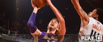 Ni 24 puntos de Gasol cambian la cara a los diezmados Lakers
