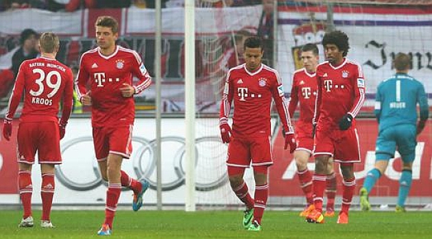Los jugadores del Bayern, tras recibir un gol del Salzburgo. / FOTO: Bayern Munich
