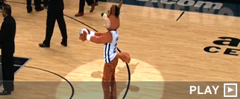 El coyote de los Spurs acierta con la canasta más increíble de la temporada