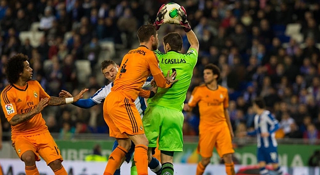 Casillas breaks his own record