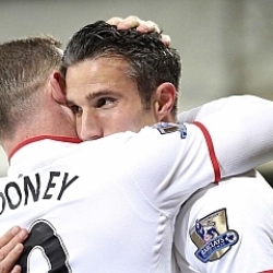 Van Persie y Rooney tiran del United