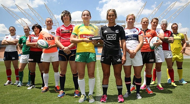 Marina Bravo, quinta por la izquierda, junto al resto de capitanas en el Arena Barueri de Sao Paulo / Foto IRB