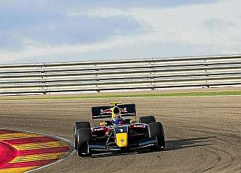 Carlos Sainz logra el mejor tiempo en Motorland