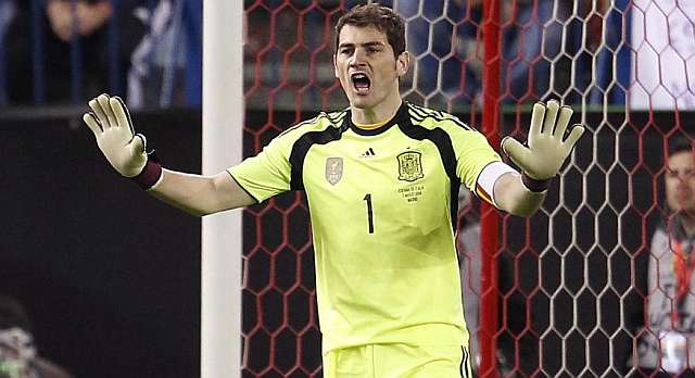 Casillas extends his run with Spain